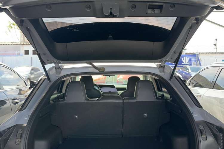 Used Venucia V 2021 260T Idol Edition
