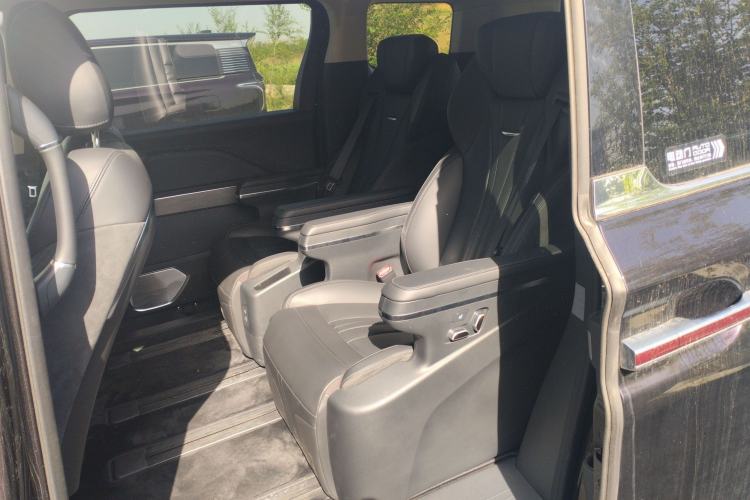 Used Hongqi HQ9 PHEV 2024 2.0T Four-Wheel Drive Business Edition Left Rear Seat