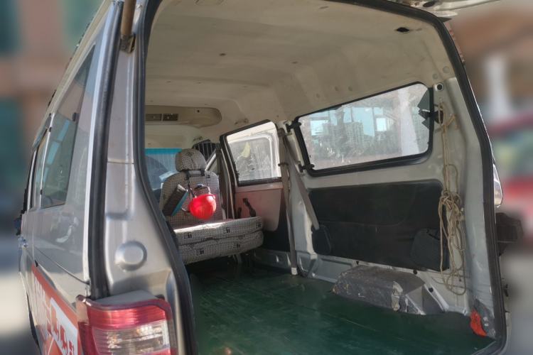 Used Jinbei Hiace X30 2013 1.3L Standard Version Trunk