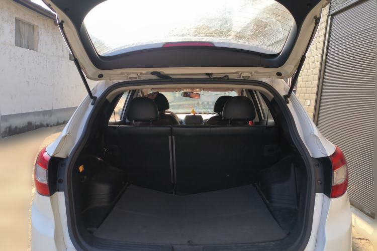 Used Hyundai ix35 2015 2.0L Automatic 2WD Smart Type China IV
