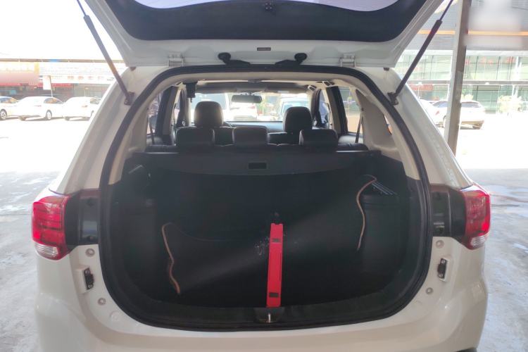 Used Mitsubishi Outlander 2018 2.0L Two-Wheel Drive Glory Edition 5 Seats
