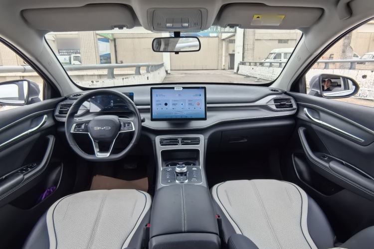 Used BYD Destroyer 05 2024 HONOR Edition DM-i 55KM Luxury Model Interior 2