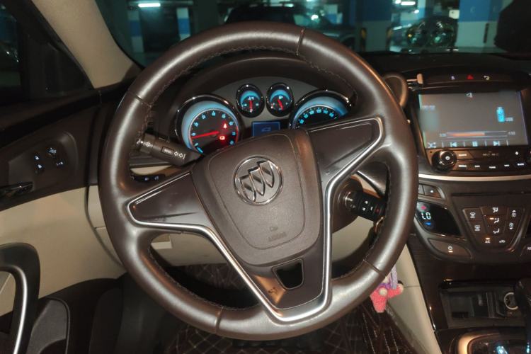 Used Buick Regal 2014 2.0L Leading Fashion Edition Steering Wheel