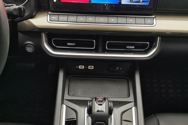 Used Great Wall Poer 2024 2.4T Commercial Version Automatic Diesel 4x4 Elite Edition
