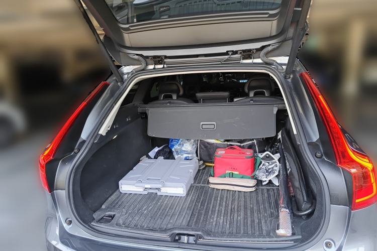 Used Volvo V90 2017 Cross Country T5 AWD Smart Range Edition
