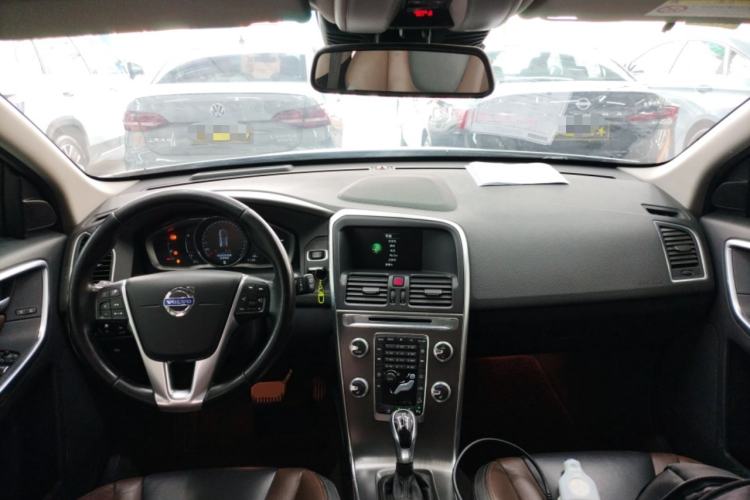 Used Volvo XC60 2015 T5 AWD Zhiyuan Edition Center Console