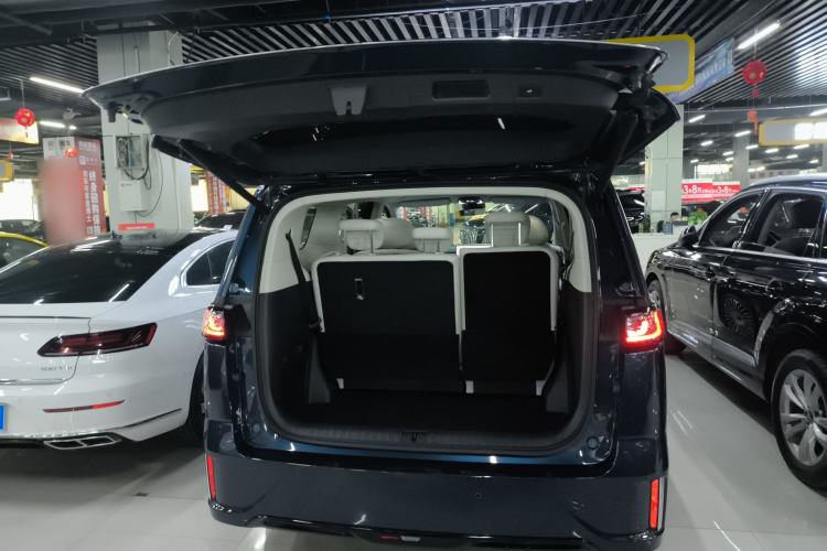 Used VOYAH Dream 2025 PHEV Four-Wheel Drive Prestige Kunpeng Edition Trunk