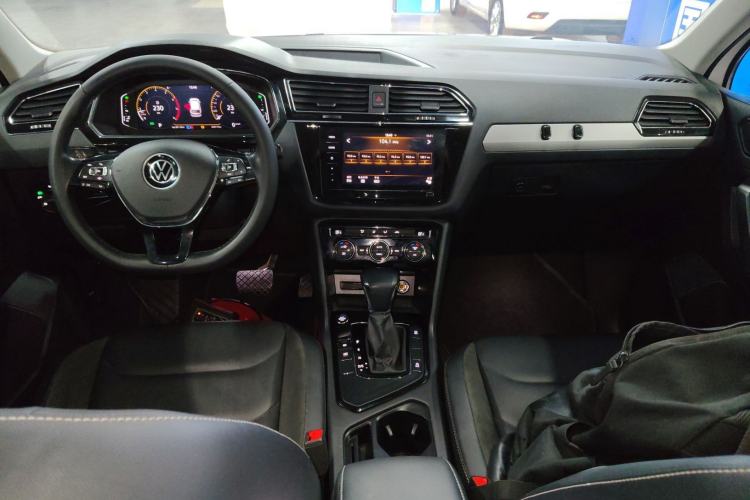 Used Volkswagen Tiguan L 2021 330TSI Automatic Two-Wheel Drive Smart Edition
