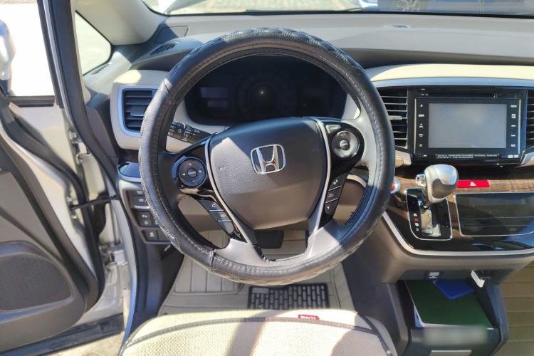 Used Honda Odyssey 2015 2.4L Supreme Edition
