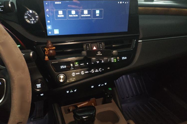 Used Lexus ES 2022 200 Luxury Edition Audio And AC Panel