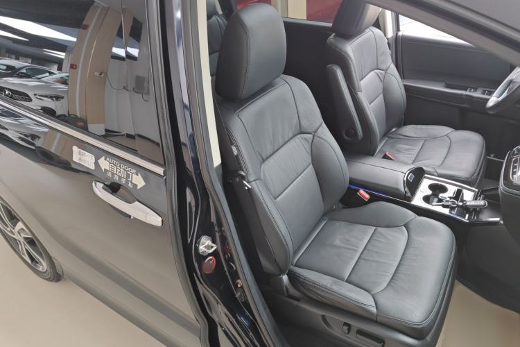 Used Honda Odyssey 2015 Updated Version 2.4L Smart Edition Right Front Seat