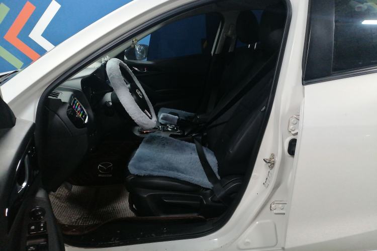 Used Mazda 3 Axela 2016 Sedan 1.5L Automatic Comfort Model