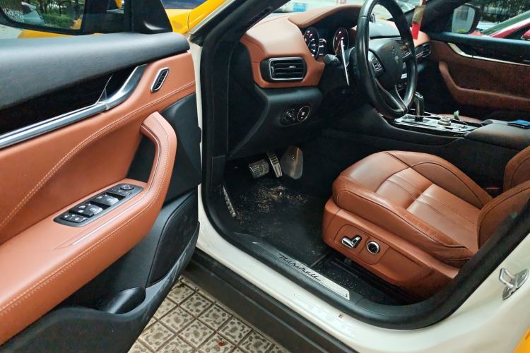 Used Maserati Levante 2023 3.0T Modena Driver Seat