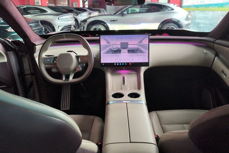 Used Xiaomi Auto YU7 2025 Ultra-Long Range High-Performance All-Wheel-Drive Max Edition Center Console