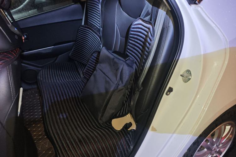 Used Kia K2 2012 Sedan 1.4L MT GLS Commemorative Edition
