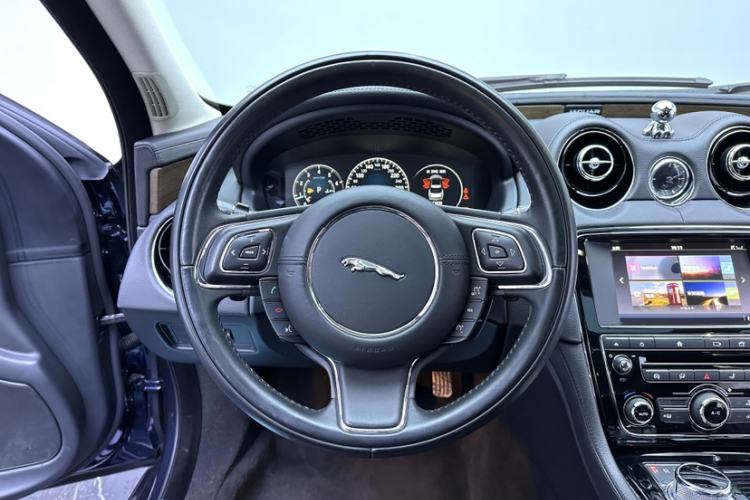 Used Jaguar XJ 2016 XJL 3.0 SC Two-Wheel-Drive Elegant Business Edition