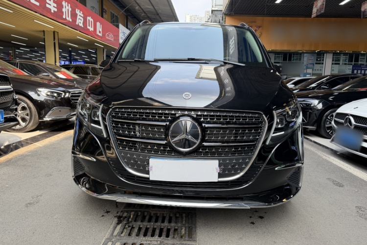 Used Mercedes-Benz V-Class 2024 V 300 Pilot Edition