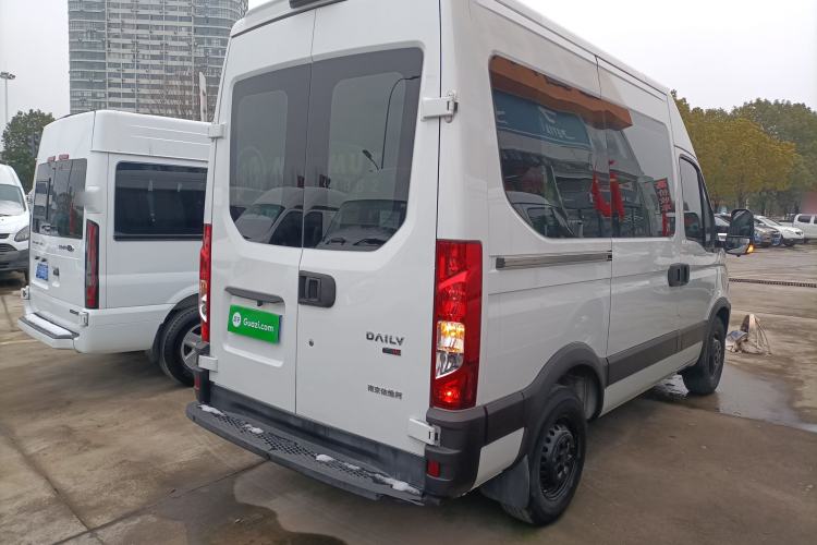 Used Iveco Eurocargo 2021 2.0T Manual Super-Rui Short Wheelbase High-Roof Side-Sliding Door F1A