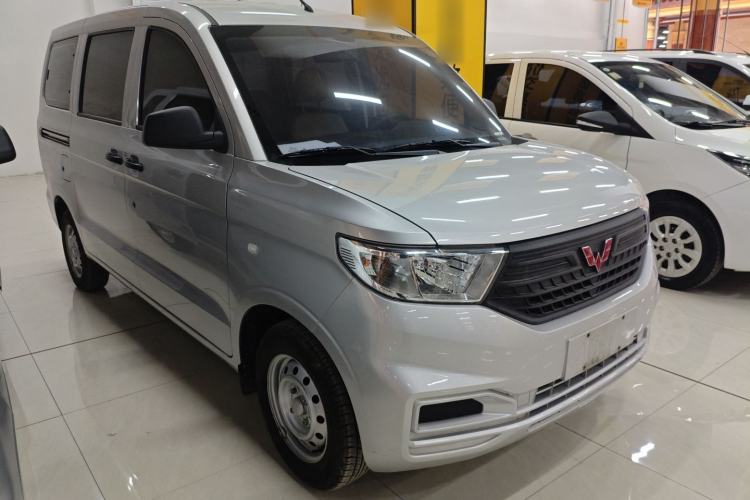 Used Wuling Hongguang V 2022 1.5L Jingqu Edition Electric-Assist LAR Exterior 1