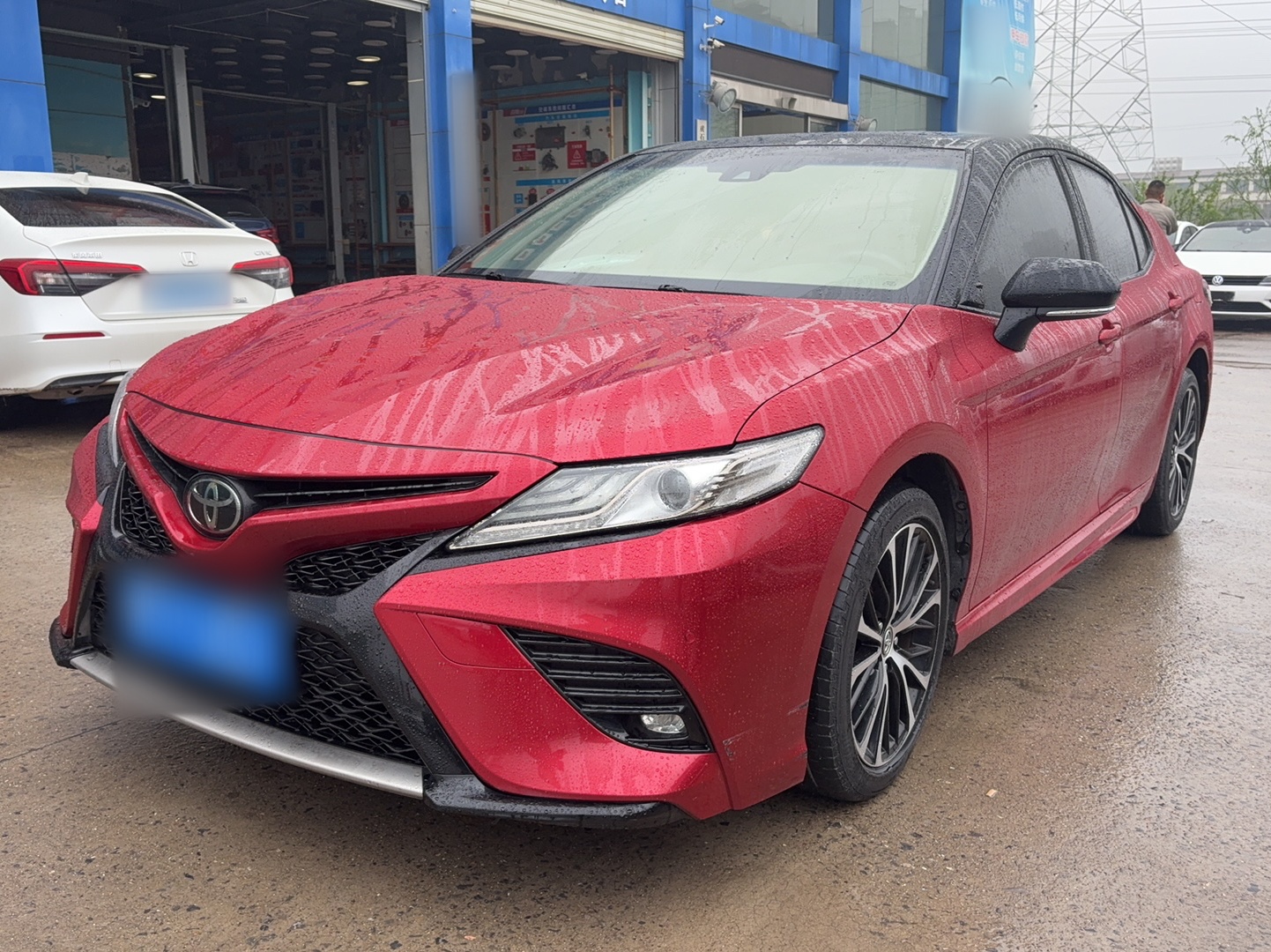 Под передней частью автомобиля