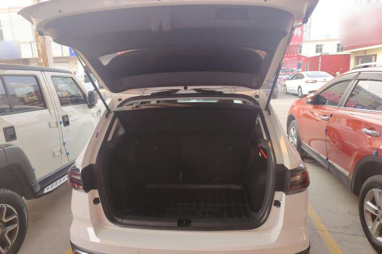 Used Volkswagen Tharu 2023 300TSI Two-Wheel-Drive Full Moon Edition