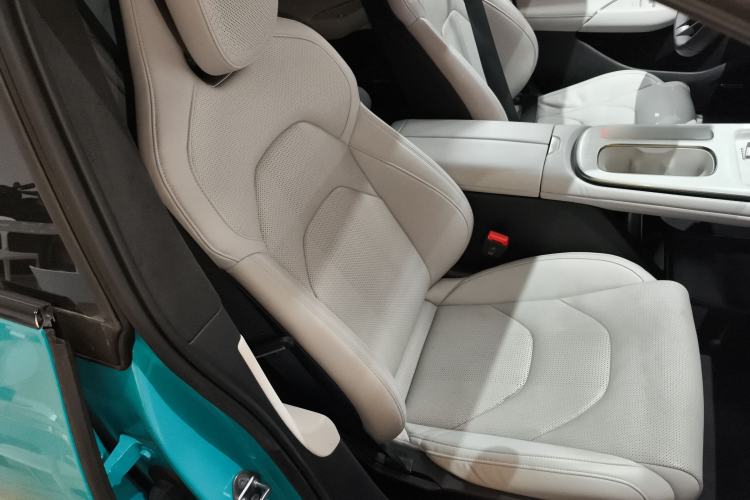 Used Xiaomi Auto SU7 2024 Four-Wheel Drive Ultra-Long Range Advanced Intelligent Driving Max Edition
