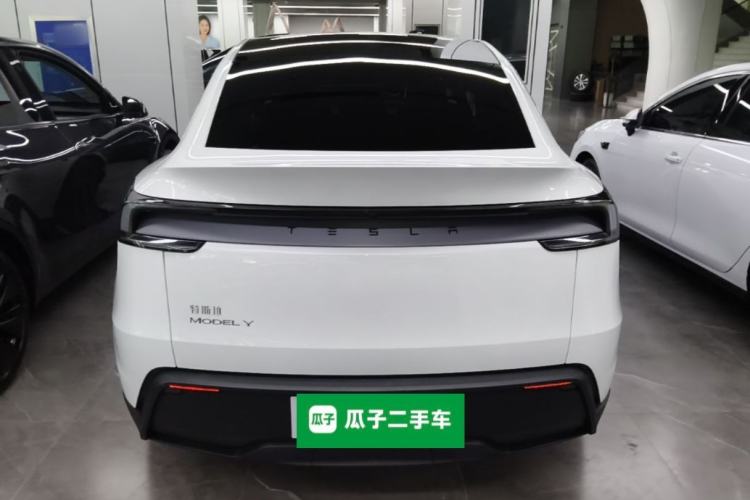 Used Tesla Model Y 2025 Rear-Wheel-Drive Version