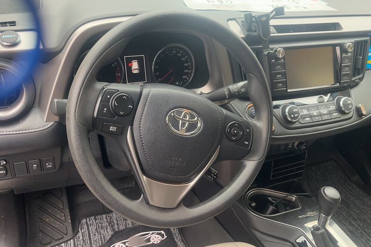 Used Toyota RAV4 2019 2.0L CVT Two-Wheel Drive Fashion X Limited Edition China VI Standard