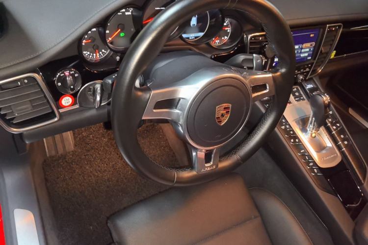 Used Porsche Panamera 2016 Panamera Edition 3.0T Steering Wheel