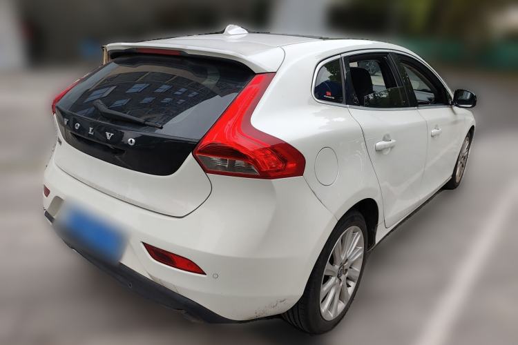 Used Volvo V40 2015 1.6T Zhiya Edition