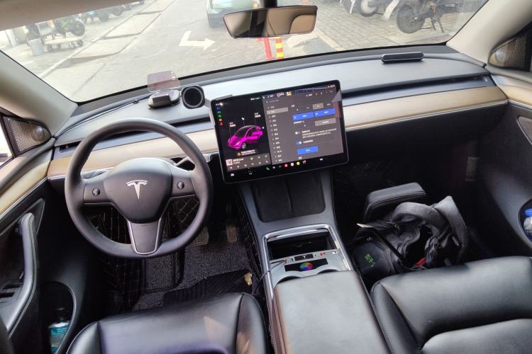 Used Tesla Model Y 2021 Long-Range All-Wheel-Drive Version