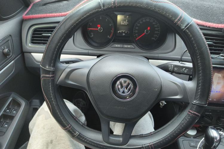 Used Volkswagen Lavida 2017 1.6L Automatic Fashion Edition Steering Wheel