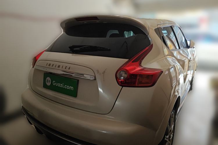 Used Infiniti ESQ 2014 1.6L Spontaneous Edition Rear Right 45 Deg