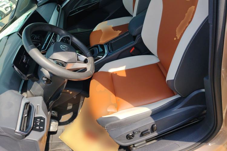 Used Volkswagen ID.4 CROZZ 2022 Long-Range PURE+ Edition Left Front Seat