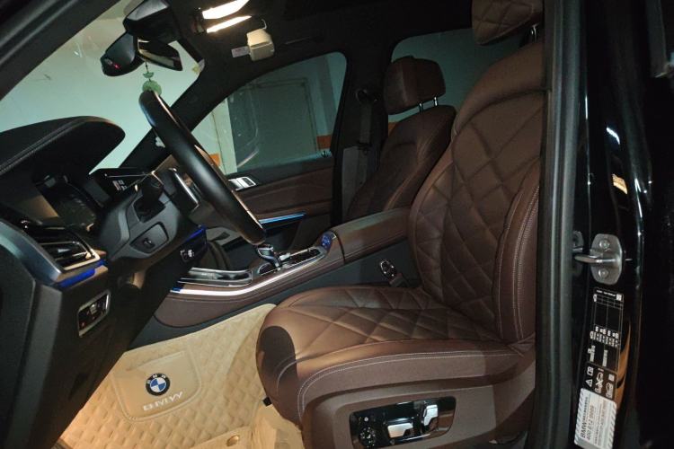 Used BMW X5 2022 xDrive 40Li Luxury Edition M Sport Package Left Front Seat