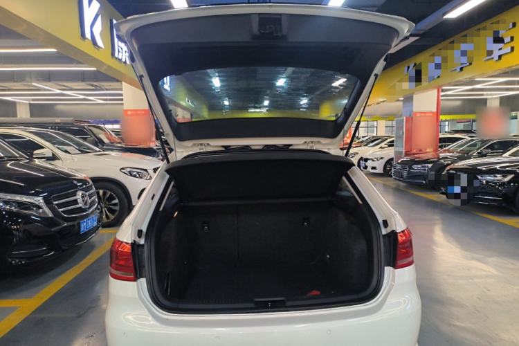 Used Volkswagen Gran Lavida 2013 1.6L Automatic Comfort Model Trunk