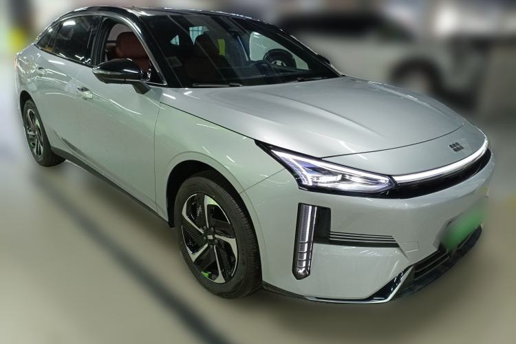 Used Geely Galaxy L6 2025 EM-i 140km Starship Edition Front Right 45 Deg