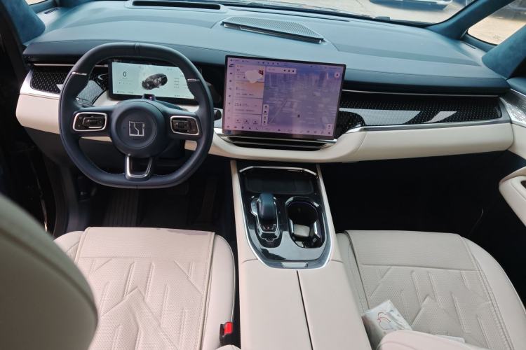 Used Zeekr 009 2024 7-Seater Walk-Through Version Four-Wheel Drive 108 kWh