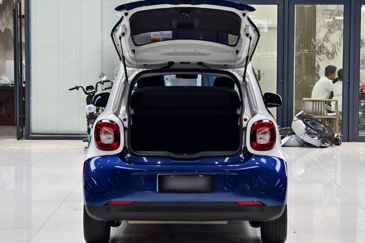 Used smart forfour 2016 0.9T 66 kW Pioneer Edition