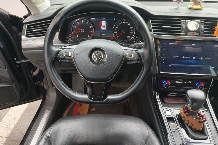 Used Volkswagen Phideon 2018 Revised Version 380TSI Two-Wheel Drive Business Edition Steering Wheel