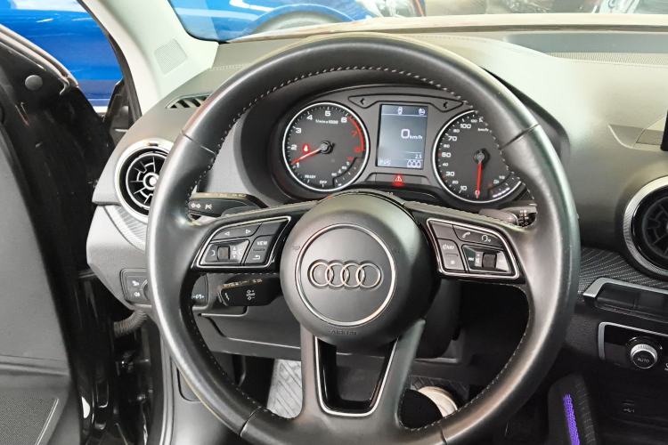 Used Audi Q2L 2022 35 TFSI Fashionable and Elegant Model Steering Wheel