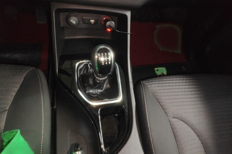 Used Baojun 730 2019 1.5L Manual Fashion Model 7-seater China VI