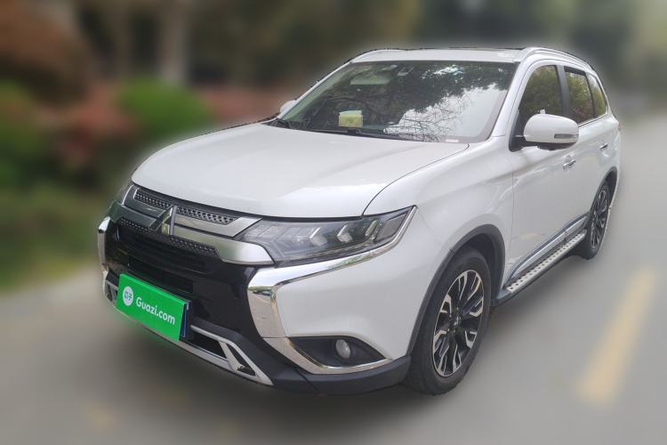 Used Mitsubishi Outlander 2019 2.4L 4x4 Zhi Xiang Edition 7 Seats China V Emission Standard