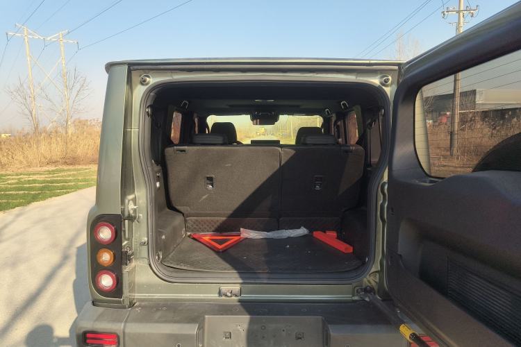 Used 212 T01 2024 2.0T Explorer