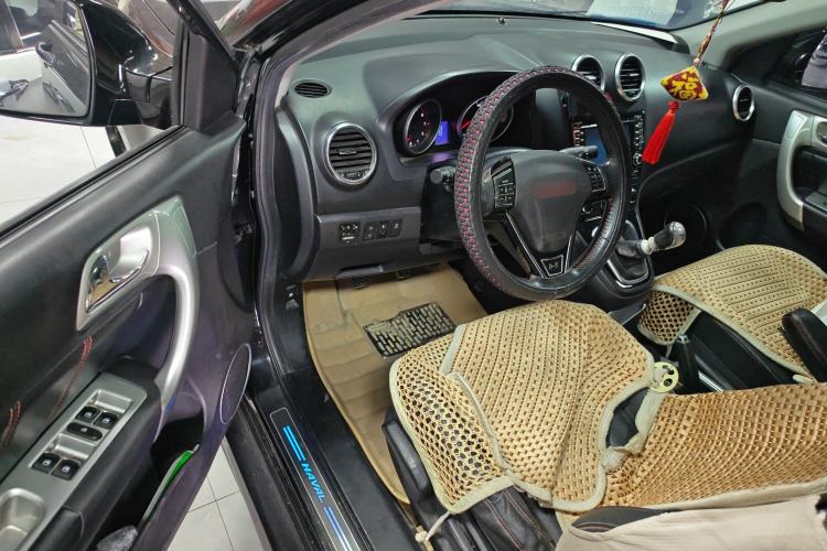 Used Haval H6 2015 Upgraded Model 1.5T Manual Two-Wheel Drive Elite Version Driver Seat