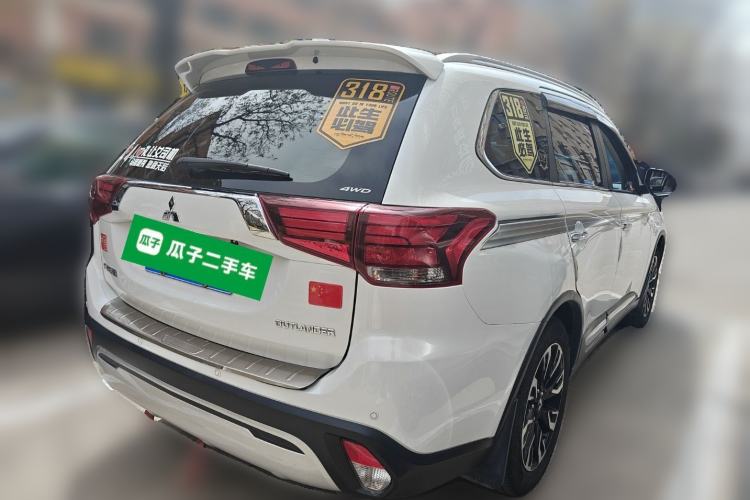 Used Mitsubishi Outlander 2019 2.4L 4x4 Zhi Xiang Edition 5 Seats China V Emission Standard
