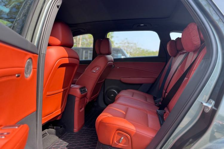 Used Hongqi HS6 PHEV 2026 220 All-Wheel Drive Smart Hybrid Version Interior 5