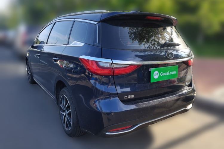 Used BYD Song MAX 2018 1.5T Automatic Smart Connect Elite Model with 6 Seats
