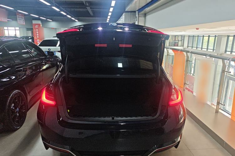 Used BMW i3 2024 eDrive 35 L
