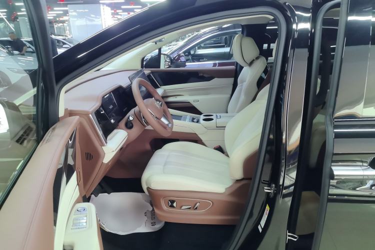 Used BYD Xia 2025 DM-i 1.5T 180km Beyond Edition Left Front Seat